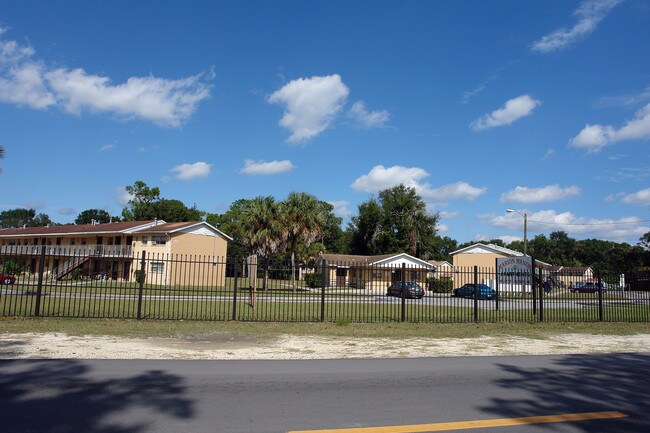 The Village Apartments in Ocala, FL - Building Photo - Building Photo