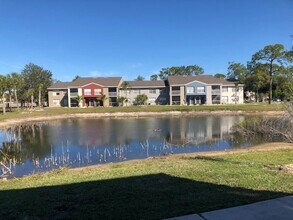 150 Santa Clara Dr, Unit 150 SANTA CLARA DR in Naples, FL - Foto de edificio - Building Photo