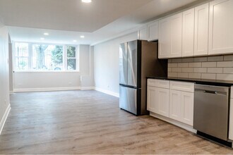 2242 N Lavergne Ave in Chicago, IL - Building Photo - Building Photo