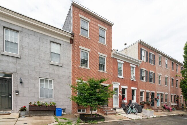 2357 Montrose St in Philadelphia, PA - Building Photo - Building Photo