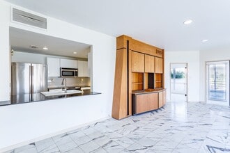 1302 Marina Bay Dr in Clear Lake Shores, TX - Building Photo - Building Photo