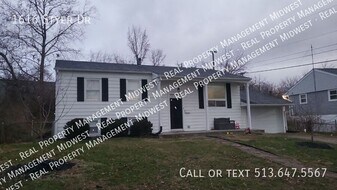 1616 Styer Dr in New Carlisle, OH - Building Photo