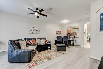 1138 Hillhurst Dr in Wesley Chapel, FL - Building Photo - Building Photo