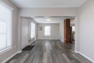 33450 SW Hall St in Scappoose, OR - Building Photo - Building Photo