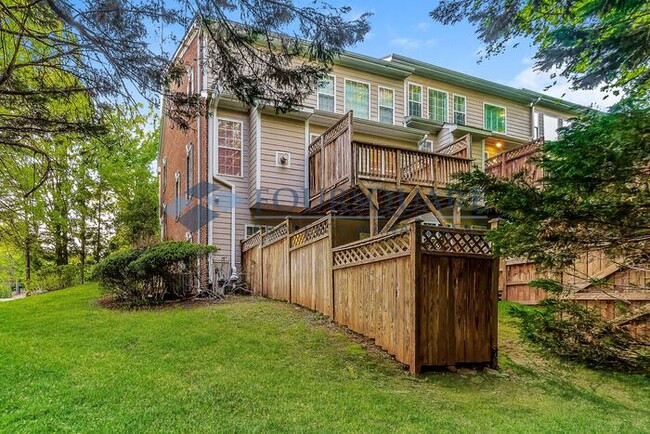 7200 Summit Waters Ln in Raleigh, NC - Foto de edificio - Building Photo