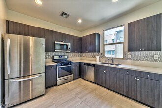 11258 Essence Point Ave in Las Vegas, NV - Building Photo - Building Photo