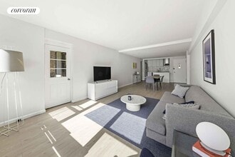 408 W 57th St in New York, NY - Building Photo - Building Photo