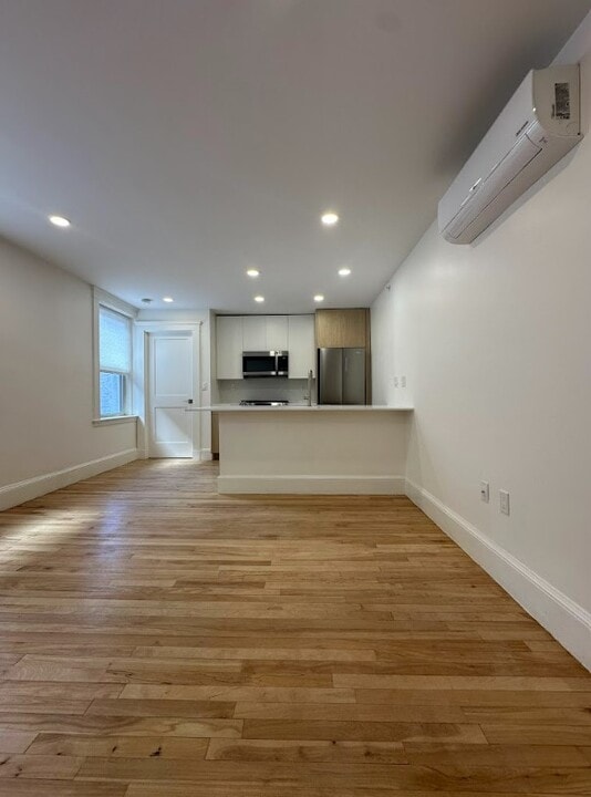 15 Alton Pl, Unit 02 in Brookline, MA - Building Photo