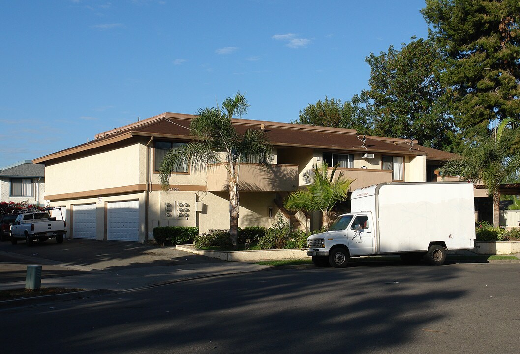 Bendricon Apartments in Lake Forest, CA - Foto de edificio