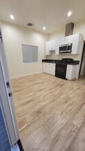 7415 Beckford Ave, Unit ADU UNIT B in Reseda, CA - Foto de edificio - Building Photo