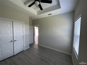 1320 N McColl Rd in Edinburg, TX - Building Photo - Building Photo