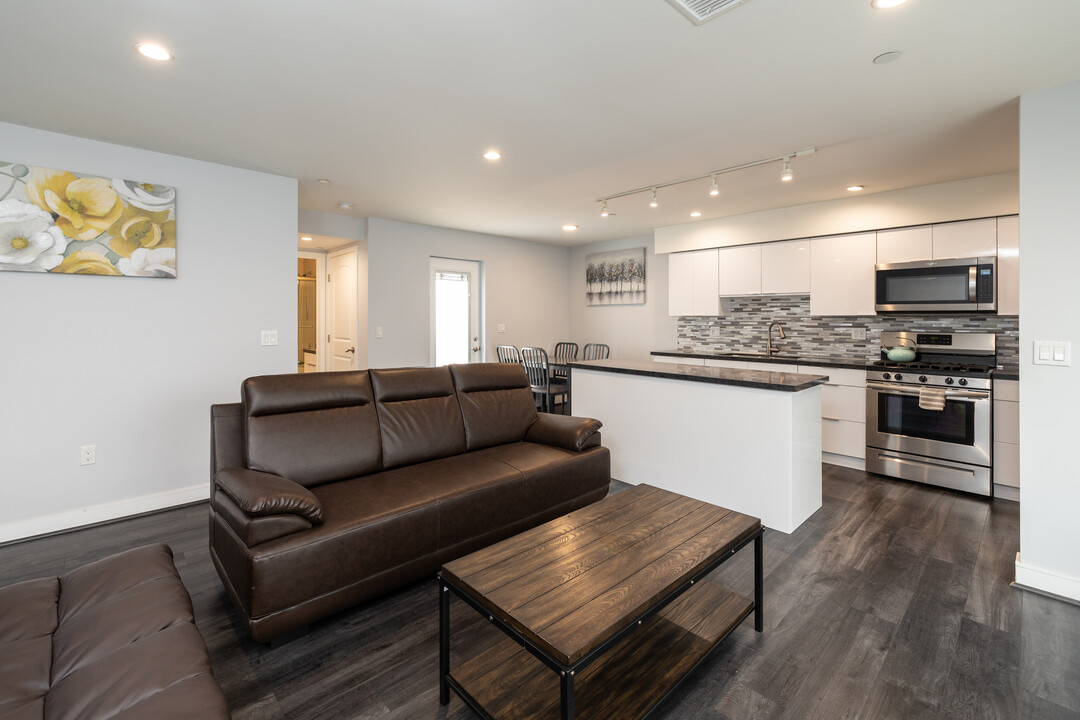 Entire 4 bdrm units & Private Rooms Available in Los Angeles, CA - Foto de edificio
