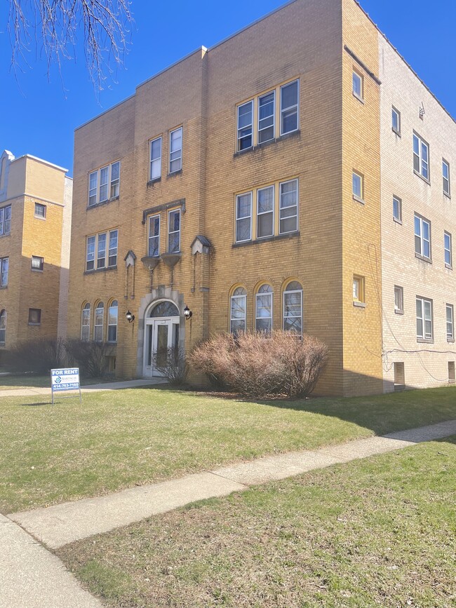 5511-w-martin-dr-and-nearby-milwaukee-apartments-for-rent-milwaukee-wi