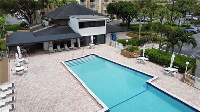 7747 SW 86th St in Miami, FL - Building Photo - Building Photo