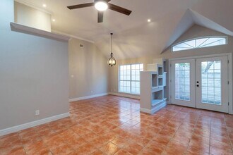 7105 N 5th St in McAllen, TX - Building Photo - Building Photo