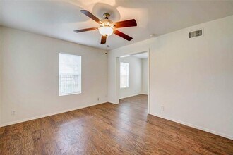 5644 McCormick St in Houston, TX - Building Photo - Building Photo