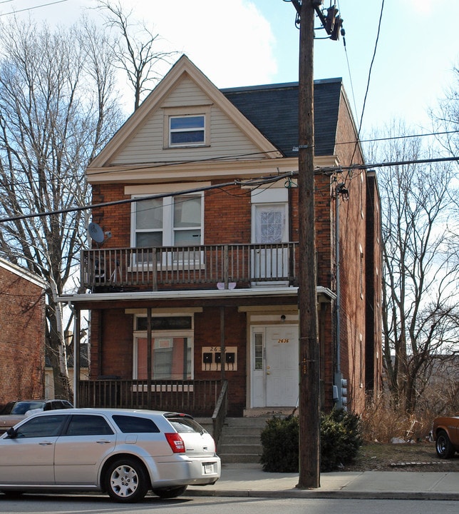 2636 Gilbert Ave in Cincinnati, OH - Building Photo