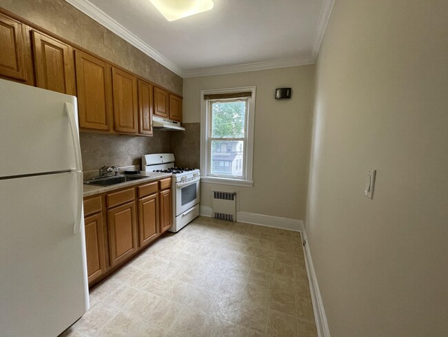 21 Starks Pl-Unit -2 in Lynbrook, NY - Building Photo - Building Photo