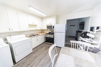 2708 Armstrong Ave in South Lake Tahoe, CA - Building Photo - Building Photo