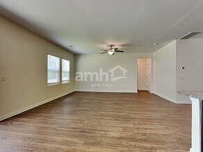 150 Orion Way in Moncks Corner, SC - Building Photo - Building Photo