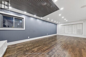 14 Pineslope Crescent in Toronto, ON - Building Photo - Building Photo