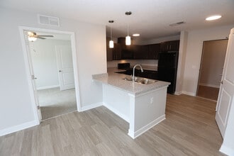 The Pointe on 88th in West Des Moines, IA - Foto de edificio - Building Photo