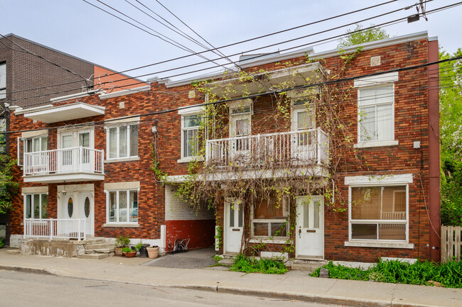 101 Sainte-Marguerite Rue in Montréal, QC - Building Photo - Building Photo