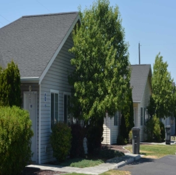 Pershing Apartments in Moses Lake, WA - Building Photo