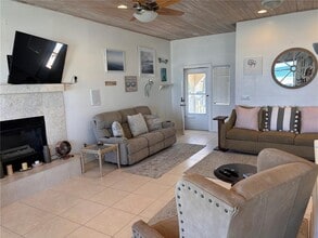 919 N Atlantic Ave in New Smyrna Beach, FL - Building Photo - Building Photo