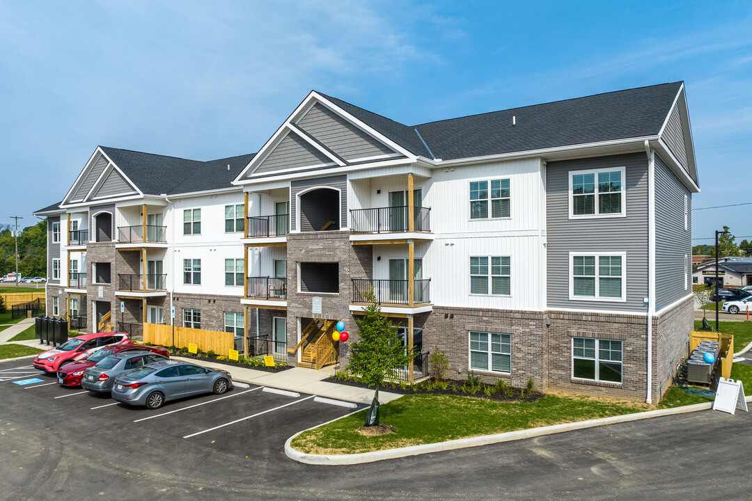 The Everett Gahanna in Gahanna, OH - Building Photo