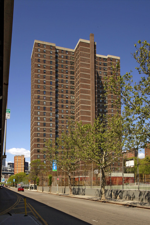 Two Bridges Houses in New York, NY - Foto de edificio