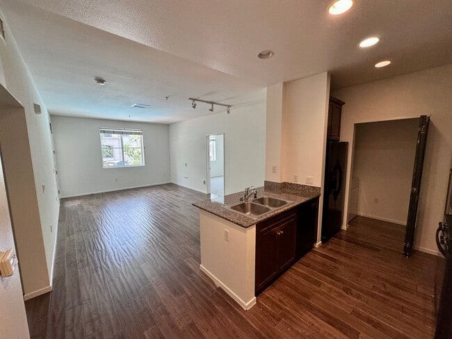 2273 Scholarship in Irvine, CA - Building Photo - Building Photo