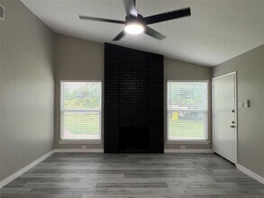 10510 Little Pebble Dr in Austin, TX - Building Photo - Building Photo