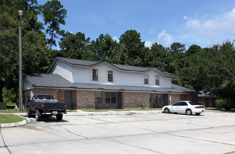 Cove Apartments in Green Cove Springs, FL - Foto de edificio - Building Photo