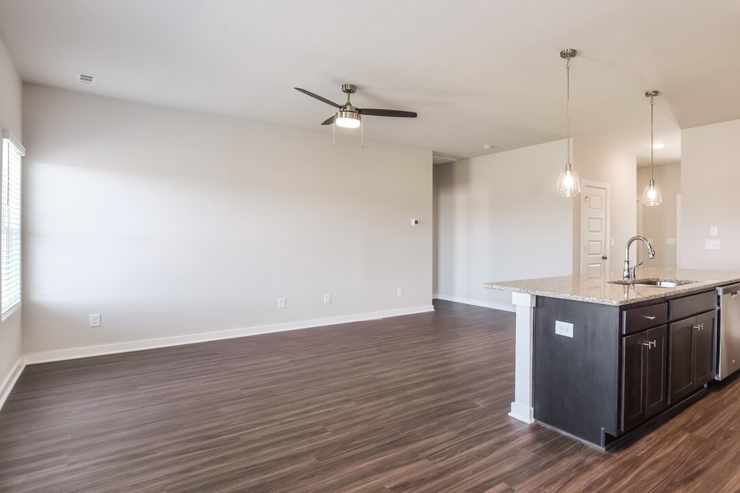 26130 Beech Grv Ln NW in Madison, AL - Building Photo