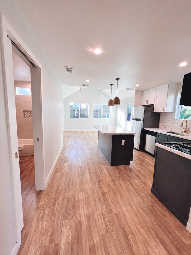 25612 Lucille Ave, Unit A in Lomita, CA - Building Photo - Building Photo