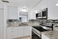 4905 Silver Oaks Village, Unit GE in Orlando, FL - Building Photo - Building Photo