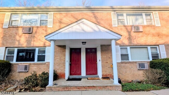 2467 NJ-10 in Morris Plains, NJ - Building Photo - Building Photo