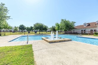 Artiga Apartment Homes in Dallas, TX - Building Photo - Building Photo