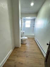 87 Shawmut St, Unit 2 in Fall River, MA - Foto de edificio - Building Photo