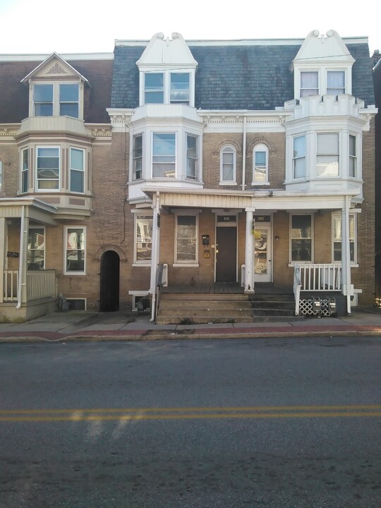 656 W Princess St in York, PA - Building Photo