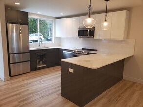 2515 NE 54th St in Seattle, WA - Building Photo - Building Photo