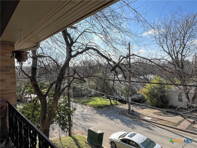 property at 3309 Grooms St