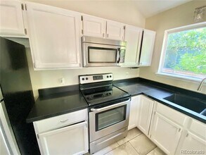 913 S Geneva St in Denver, CO - Building Photo - Building Photo