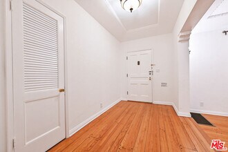 361 N Mansfield Ave in Los Angeles, CA - Building Photo - Building Photo