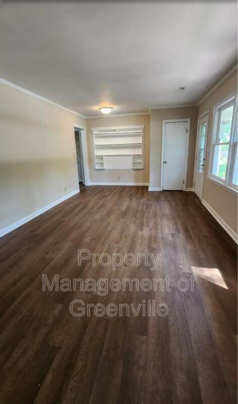 230 W Dorchester Blvd in Greenville, SC - Building Photo - Building Photo