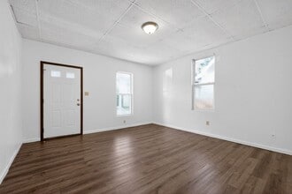 1111 Ln Salle St, Unit 813 in Swansea, IL - Building Photo - Building Photo