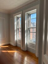 406 Beacon St, Unit 5 in Boston, MA - Building Photo