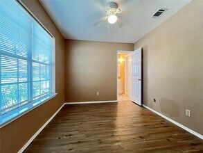 1023 Fannin St in Denton, TX - Foto de edificio - Building Photo