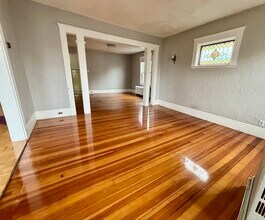 19 Forest Ave in Everett, MA - Building Photo - Building Photo